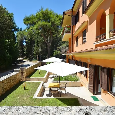 Apartment Oriana Rovinj Exterior photo